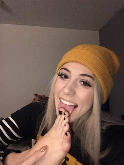 lickinggirlsfeet|Feet Licking Porn .